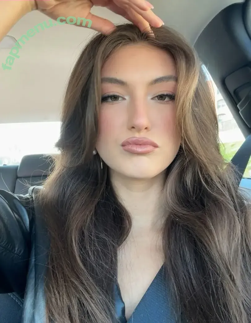 Rachel Michelle nude photo #5765 (Beautyandbrainswithatwist / rachellemichelle)