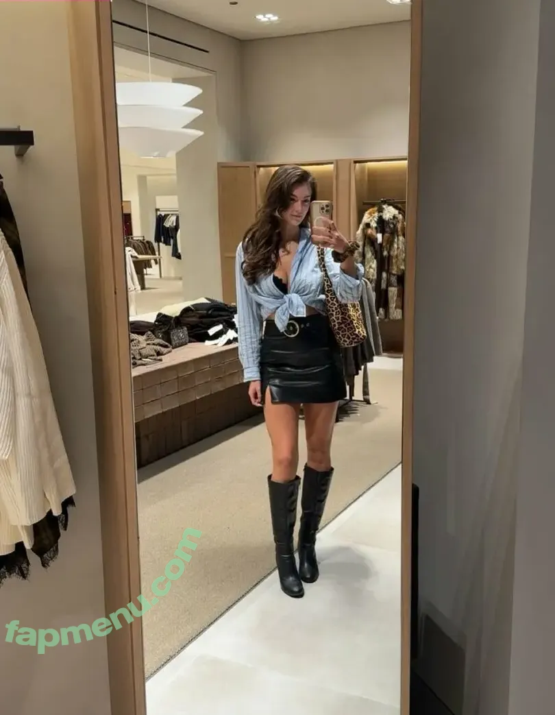 Rachel Michelle nude photo #5779 (Beautyandbrainswithatwist / rachellemichelle)