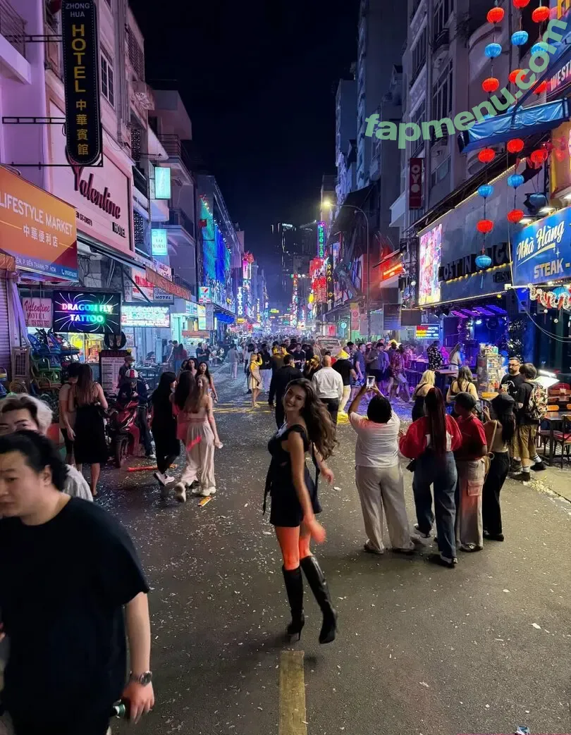 Rachel Michelle nude photo #5814 (Beautyandbrainswithatwist / rachellemichelle)