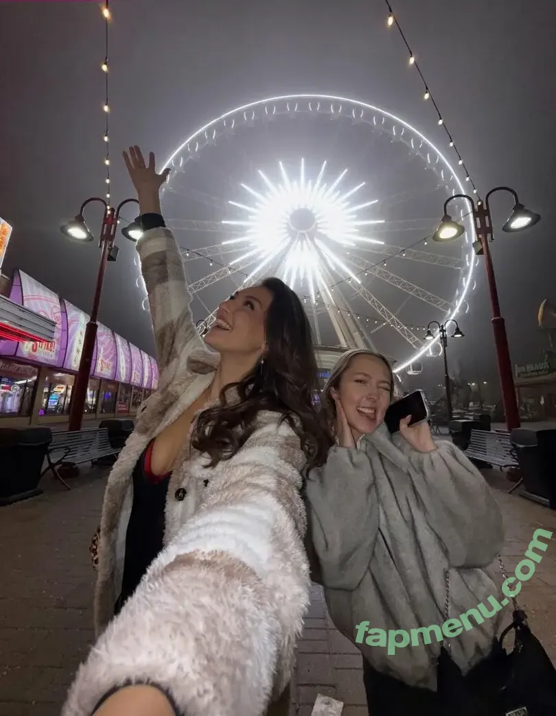 Rachel Michelle nude photo #5820 (Beautyandbrainswithatwist / rachellemichelle)