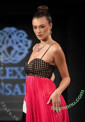 Rachel Pizzolato / Beautyandbrainswithatwist - / beautyandbrainswithatwist / braintwist2112 / nicoleafterdark nude photo #1771