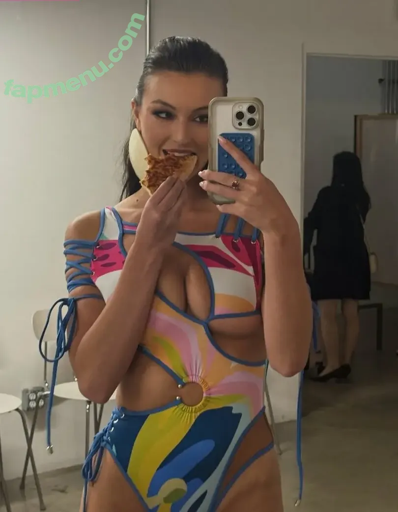 Rachel Pizzolato nude photo #1687 (Beautyandbrainswithatwist - / beautyandbrainswithatwist / braintwist2112 / nicoleafterdark)