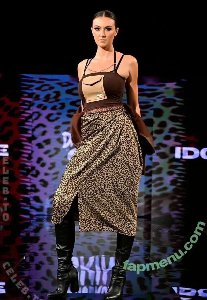 Rachel Pizzolato nude photo #1775 (Beautyandbrainswithatwist - / beautyandbrainswithatwist / biancasotelo14 / braintwist2112)