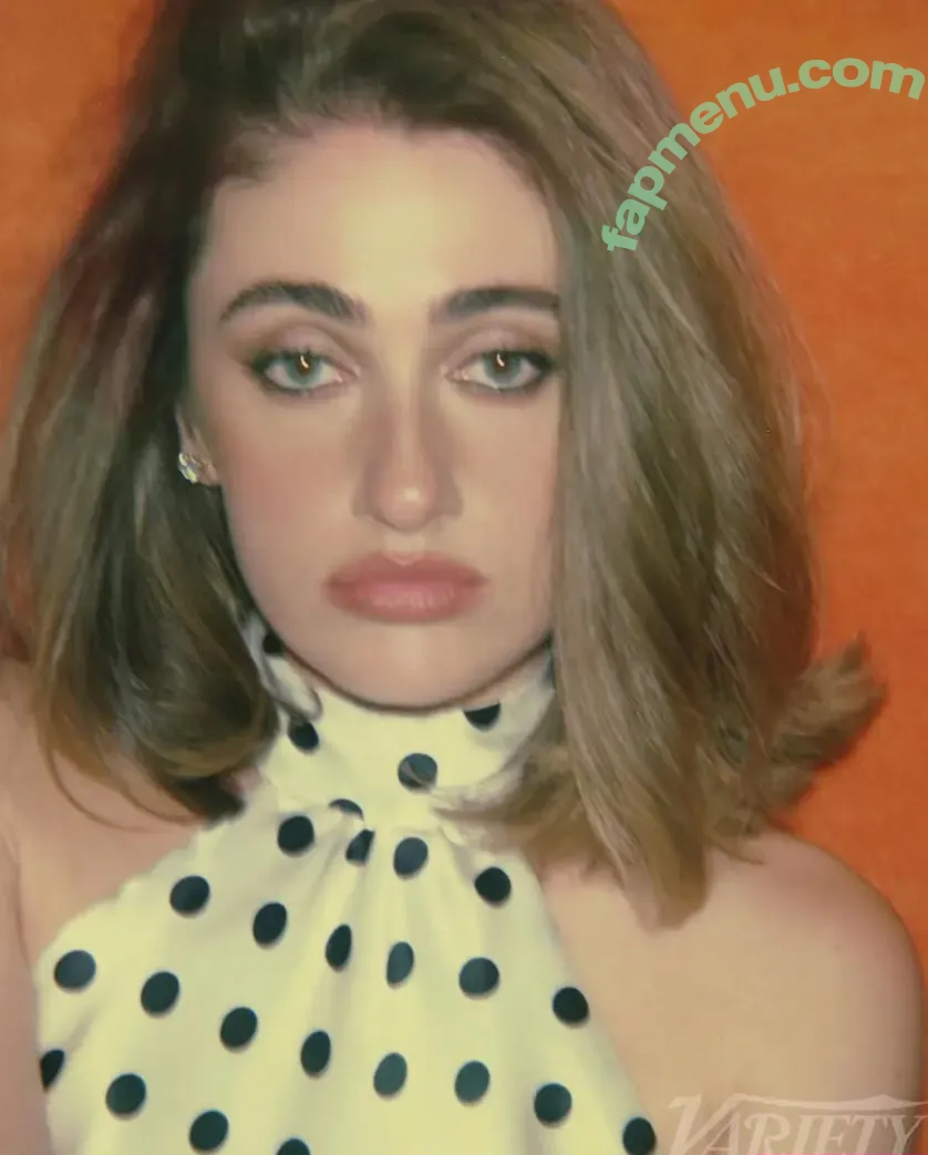 Rachel Sennott nude photo #0154 (sennottfiles / treaclychild)