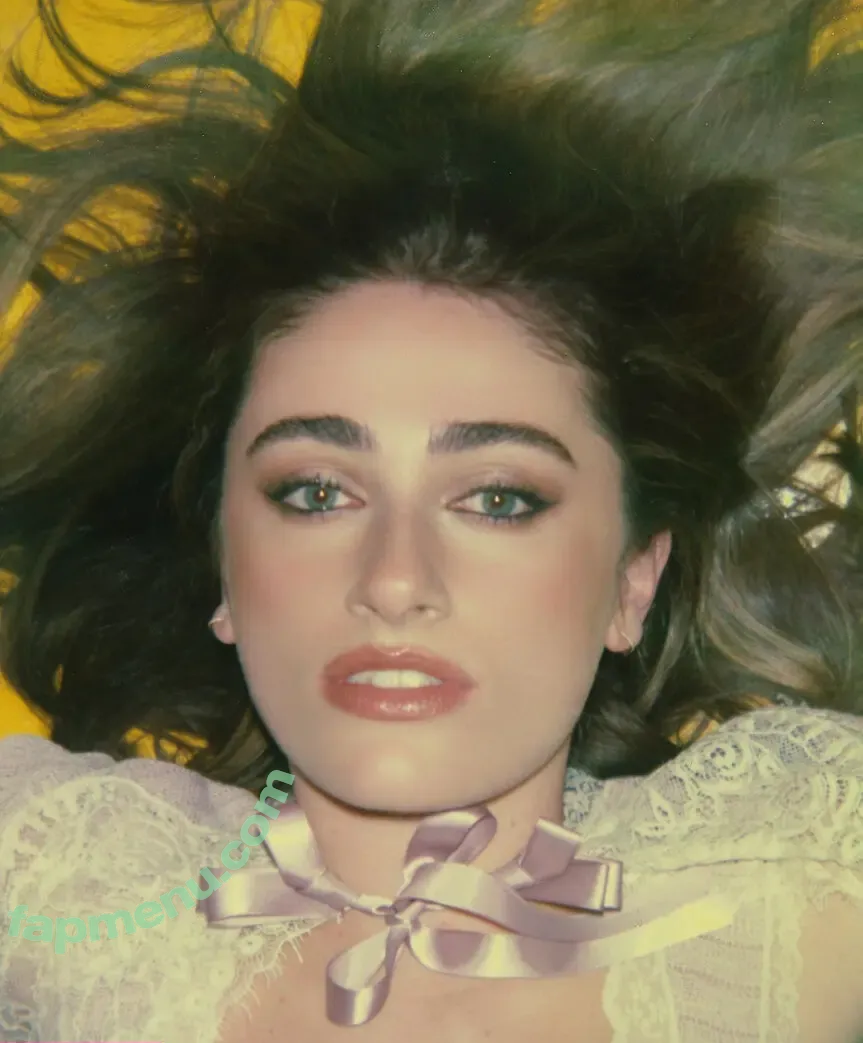 Rachel Sennott nude photo #0155 (sennottfiles / treaclychild)