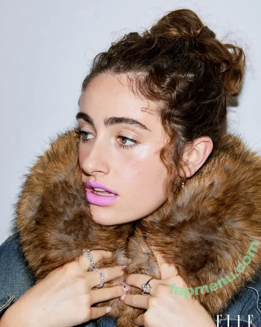 Rachel Sennott nude photo #0167 (sennottfiles / treaclychild)