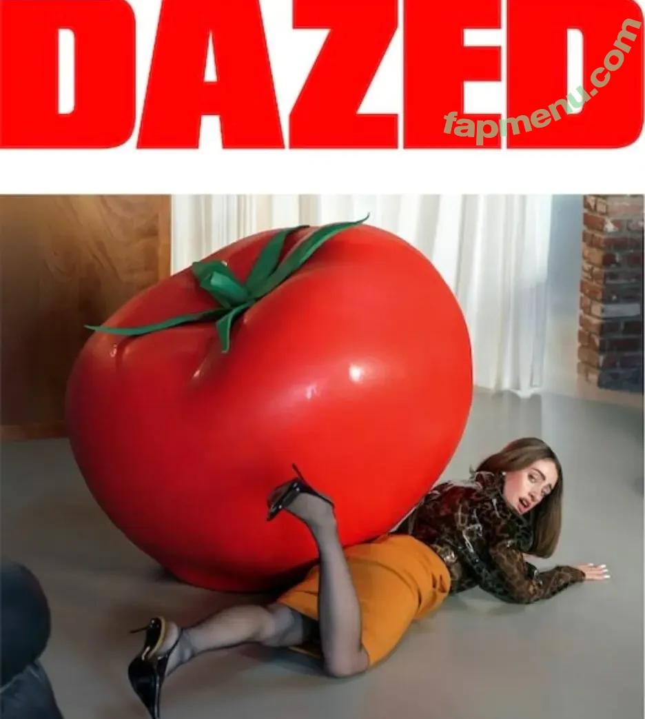 Rachel Sennott nude photo #0189 (sennottfiles / treaclychild)