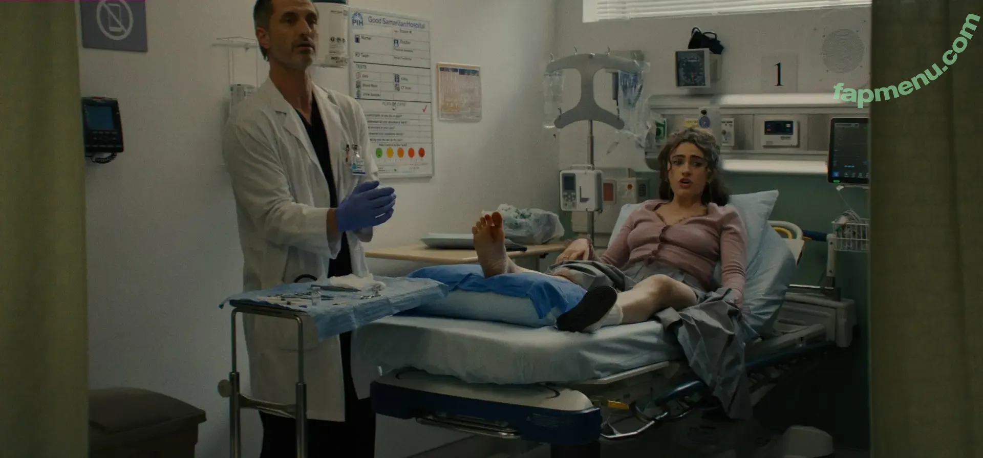 Rachel Sennott nude photo #0206 (sennottfiles / treaclychild)