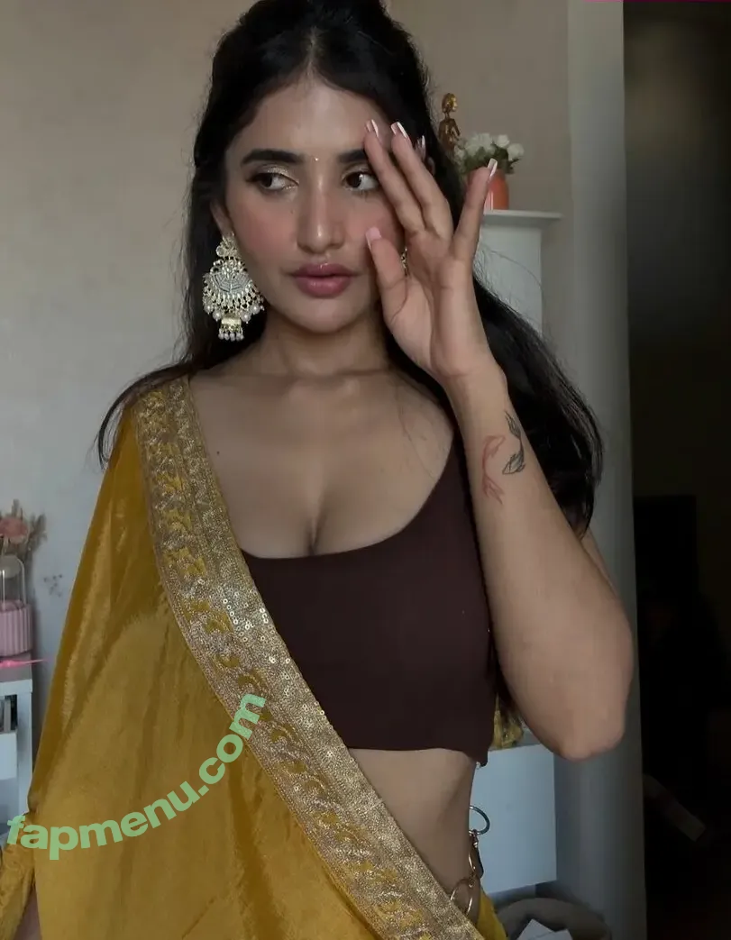 Rachel Sharma nude photo #0056 (sharma_rachel_)