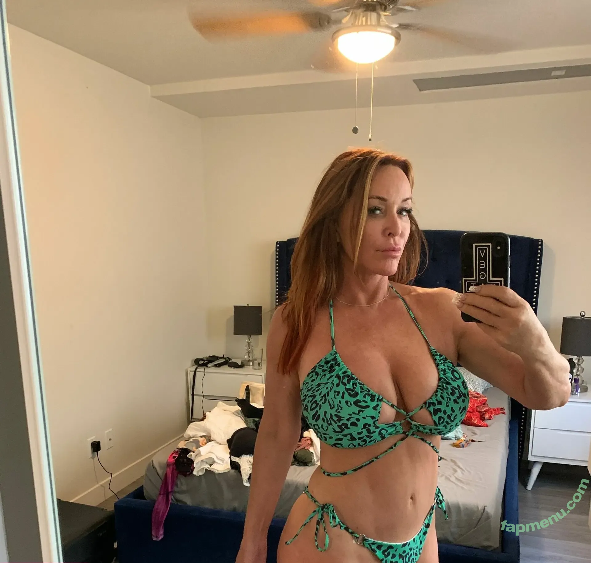 Rachel Steele nude photo #0014 (rachelsteelecle / redmilfrachel)