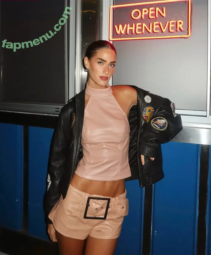 Rachel Winters nude photo #0095 (rachelwinters)