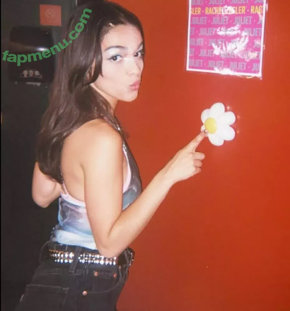 Rachel Zegler nude photo #1391 (rachelzegler / rachmariexoxo)