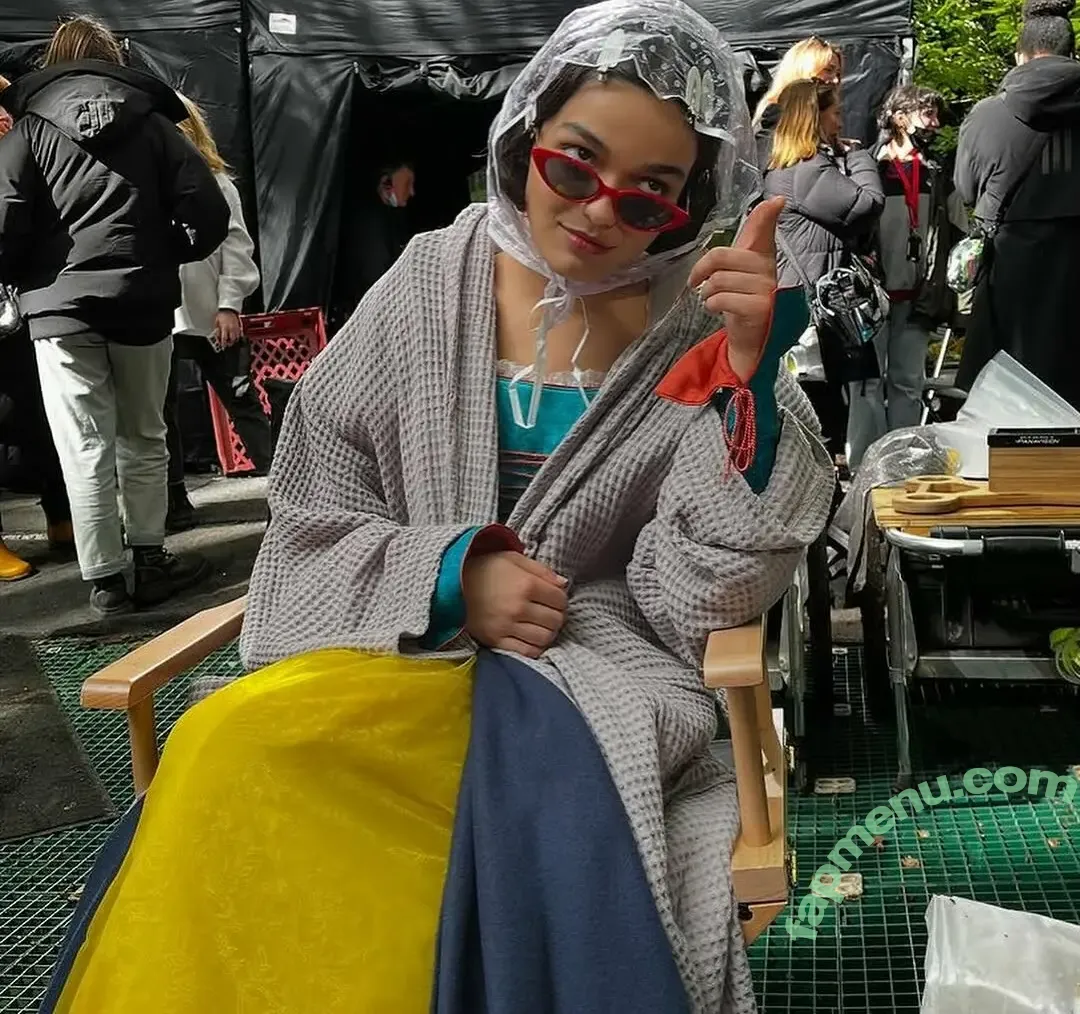 Rachel Zegler nude photo #1813 (rachelzegler / rachmariexoxo)