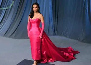 Rachel Zegler / rachelzegler / rachmariexoxo nude photo #2264