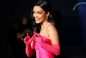 Rachel Zegler / rachelzegler / rachmariexoxo nude photo #2267