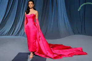 Rachel Zegler / rachelzegler / rachmariexoxo nude photo #2268