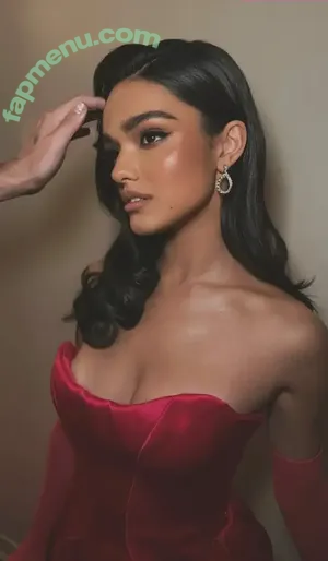 Rachel Zegler / rachelzegler / rachmariexoxo nude photo #2293