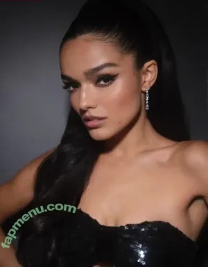 Rachel Zegler / rachelzegler / rachmariexoxo / tommy.dorfman nude photo #2318