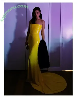 Rachel Zegler / rachelzegler / rachmariexoxo nude photo #2371