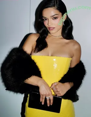 Rachel Zegler / rachelzegler / rachmariexoxo nude photo #2372