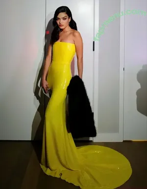 Rachel Zegler / rachelzegler / rachmariexoxo nude photo #2373