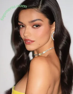 Rachel Zegler / rachelzegler / rachmariexoxo nude photo #2375