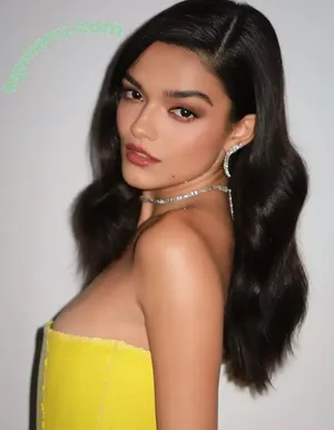 Rachel Zegler / rachelzegler / rachmariexoxo nude photo #2376