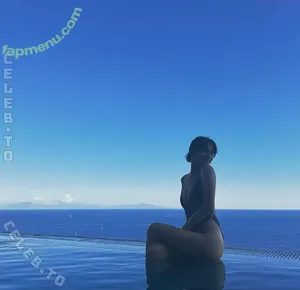 Rachel Zegler / rachelzegler / rachmariexoxo nude photo #2449