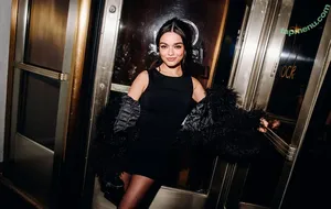 Rachel Zegler / rachelzegler / rachmariexoxo nude photo #2458