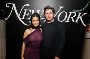 Rachel Zegler / rachelzegler / rachmariexoxo / tommy.dorfman nude photo #2480