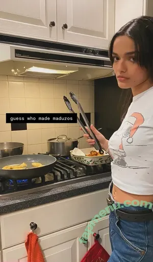 Rachel Zegler / rachelzegler / rachmariexoxo / tommy.dorfman nude photo #2540