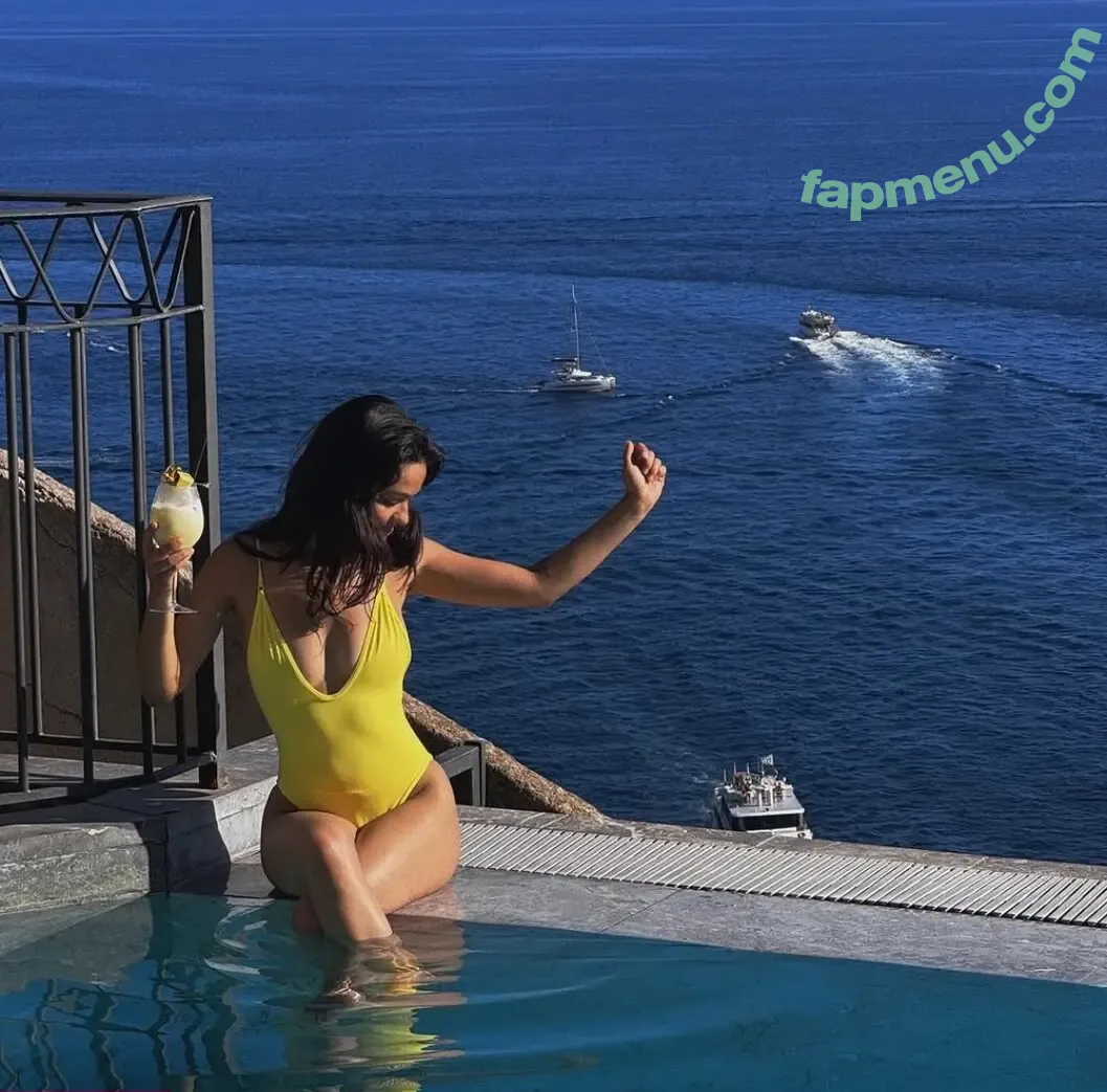 Rachel Zegler nude photo #2149 (rachelzegler / rachmariexoxo)