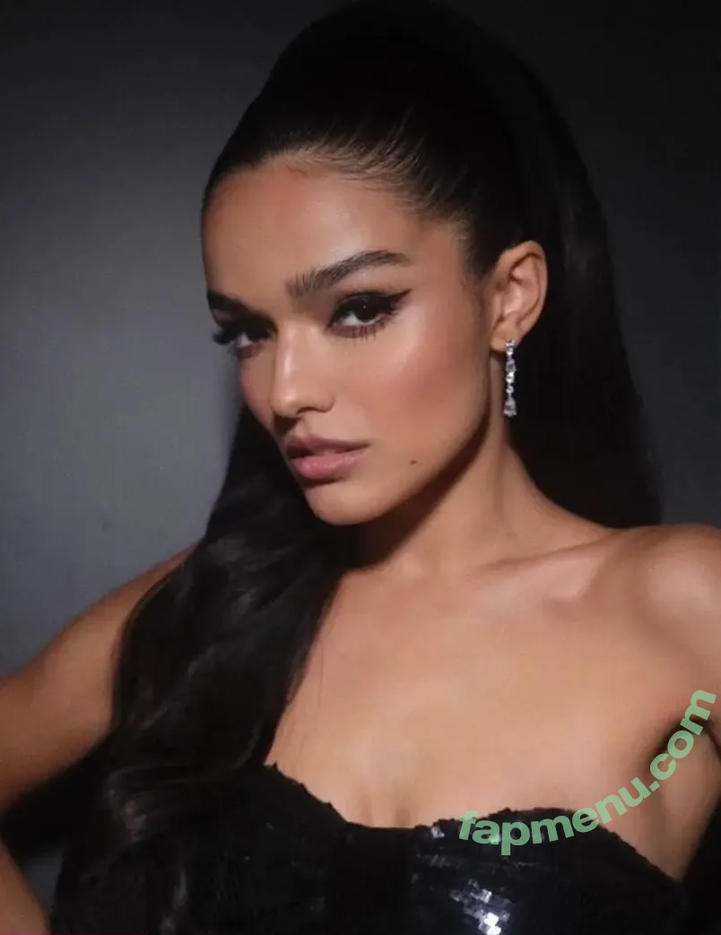 Rachel Zegler nude photo #2322 (rachelzegler / rachmariexoxo)