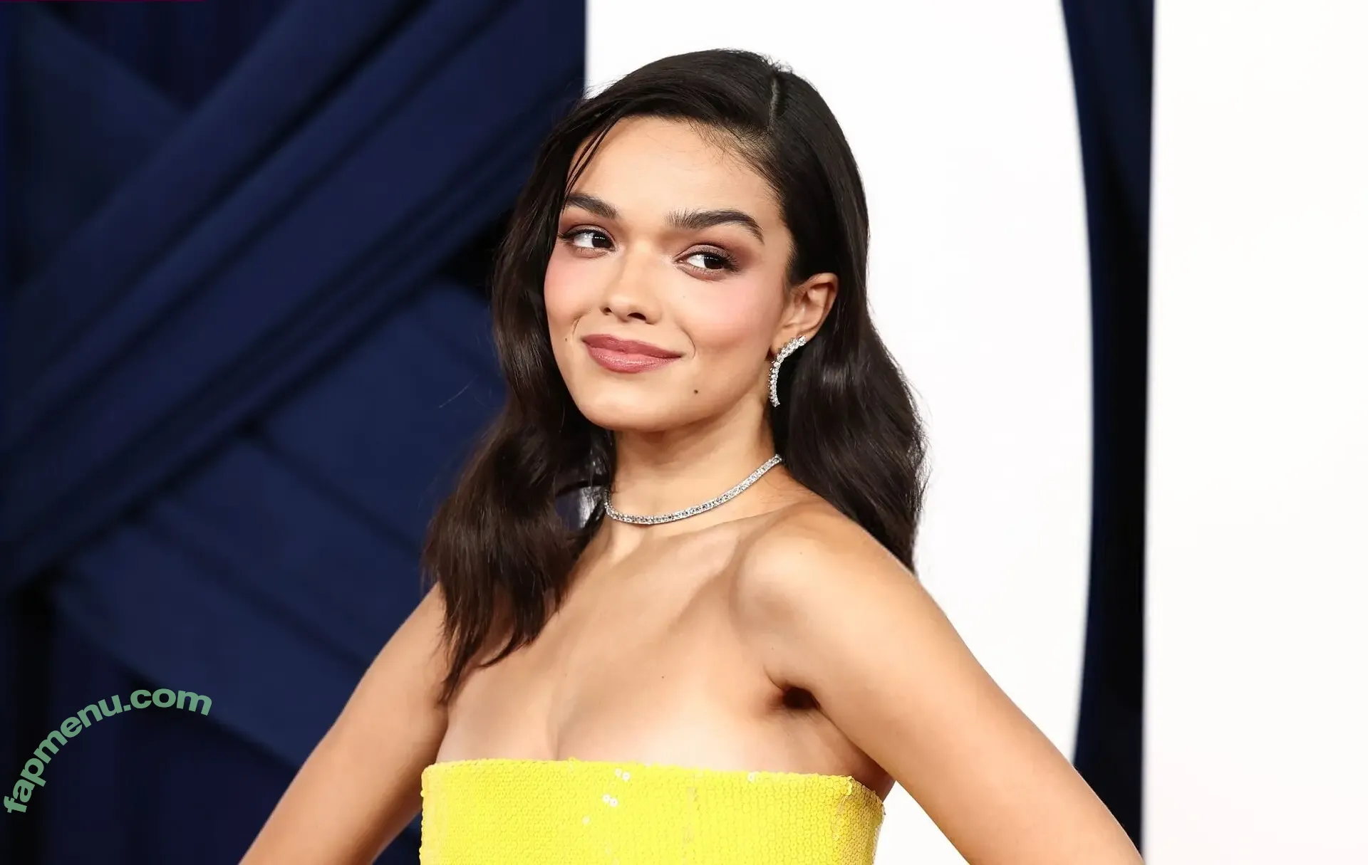 Rachel Zegler nude photo #2362 (rachelzegler / rachmariexoxo)