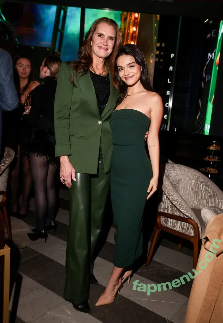 Rachel Zegler nude photo #2399 (rachelzegler / rachmariexoxo / tommy.dorfman)