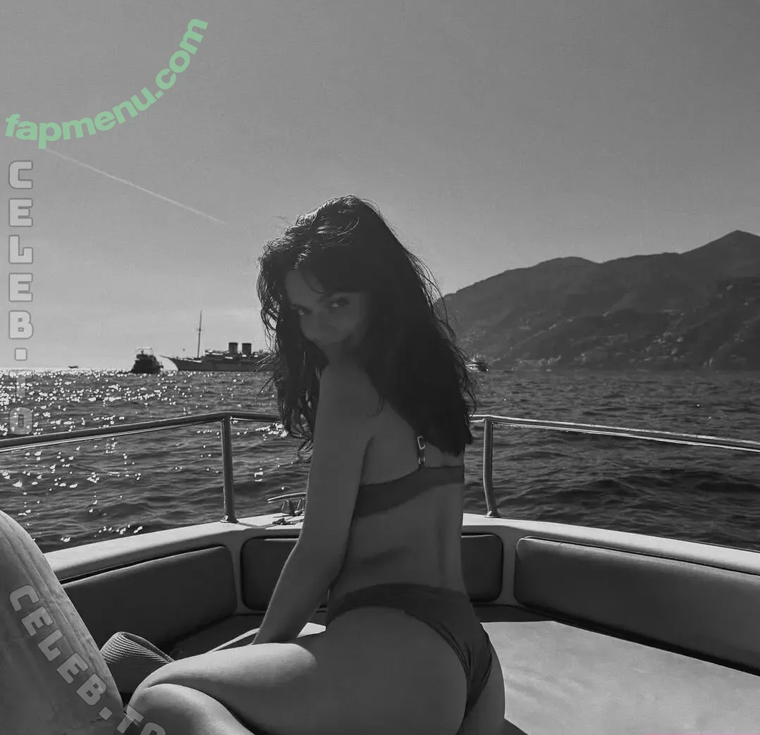 Rachel Zegler nude photo #2447 (rachelzegler / rachmariexoxo)