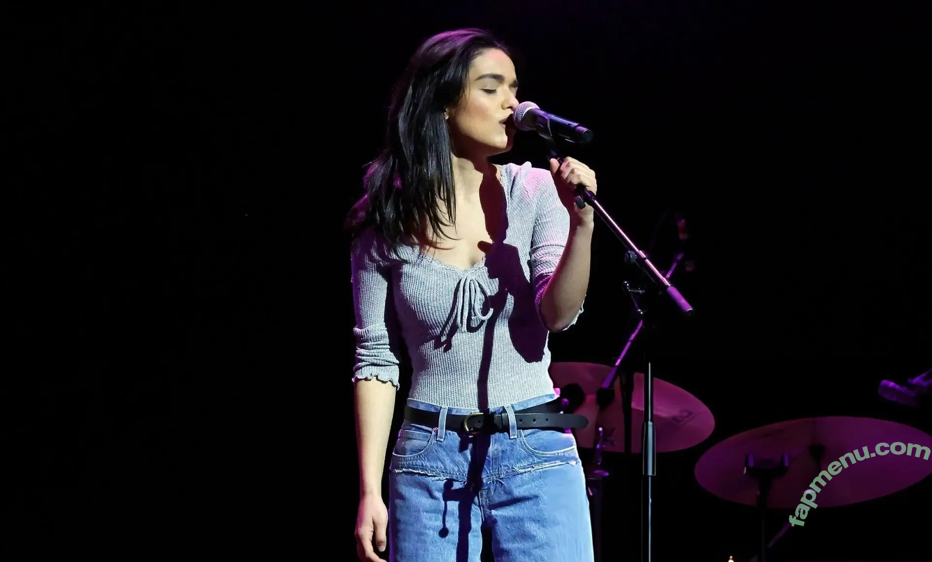 Rachel Zegler nude photo #2526 (rachelzegler / rachmariexoxo)