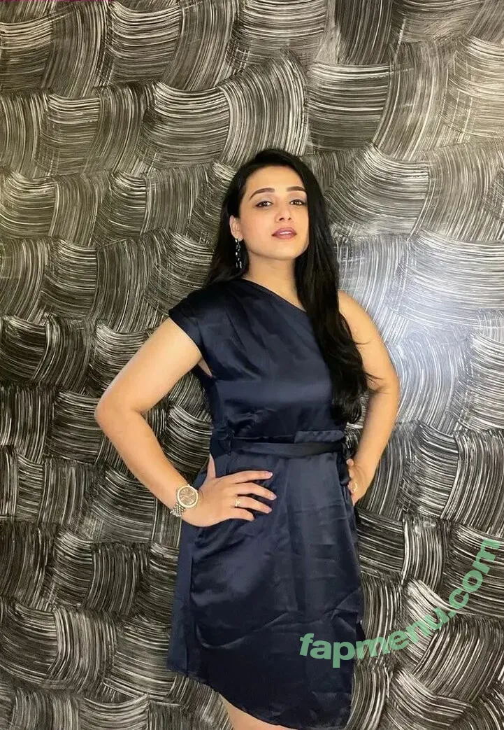 Radhika Muthukumar nude photo #0004 (Radhika Muthukumar)