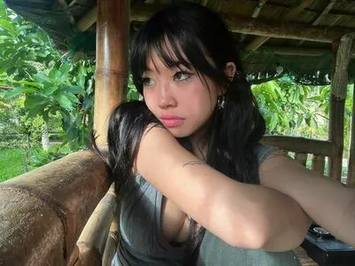 Radvxz / Beabadoobee nude photo #0065