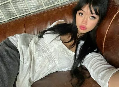 Radvxz / Beabadoobee nude photo #0106