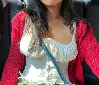 Radvxz / Beabadoobee nude photo #0119