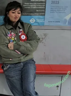 Radvxz / Beabadoobee nude photo #0624