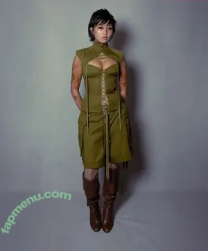 Radvxz / Beabadoobee nude photo #0636