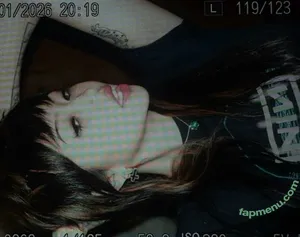 Radvxz / Beabadoobee nude photo #0641