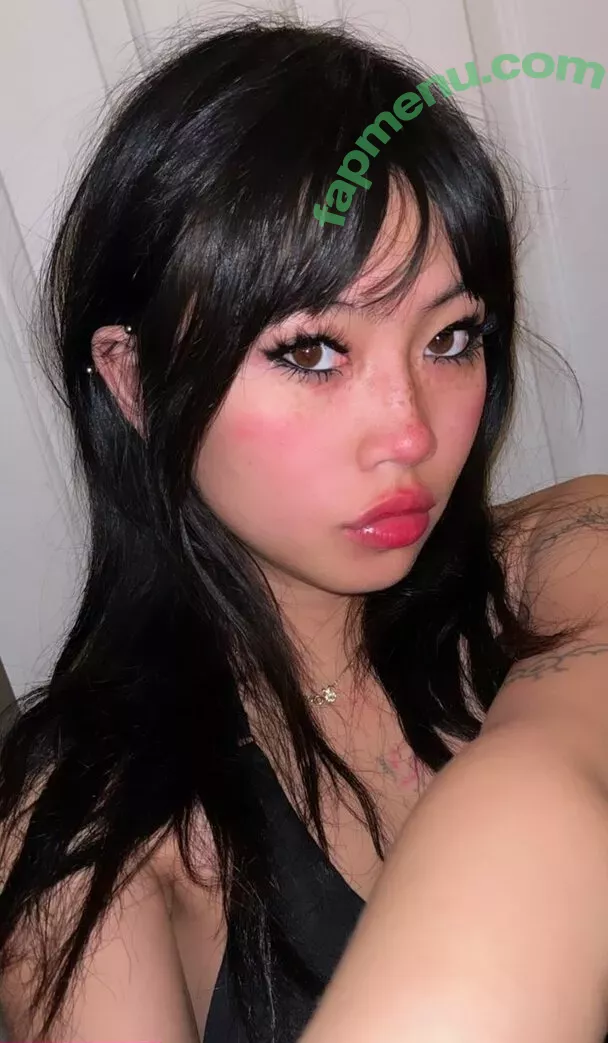 Radvxz nude photo #0043 (Beabadoobee)