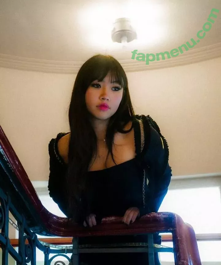 Radvxz nude photo #0104 (Beabadoobee)
