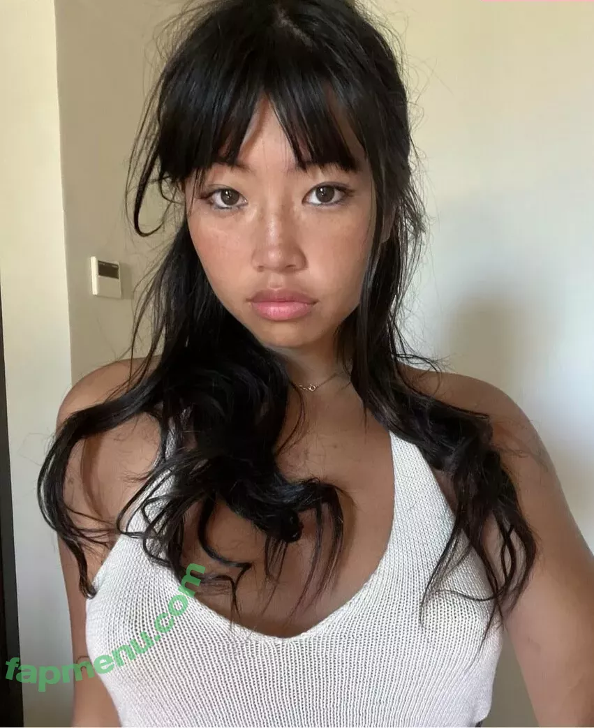 Radvxz nude photo #0134 (Beabadoobee)