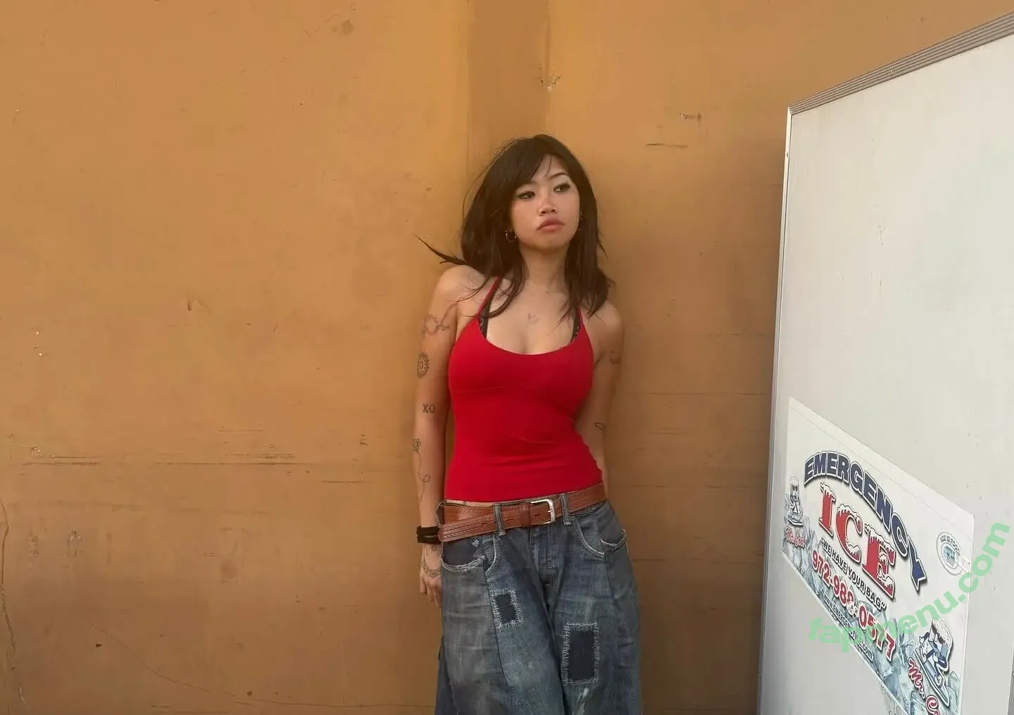 Radvxz nude photo #0510 (Beabadoobee)