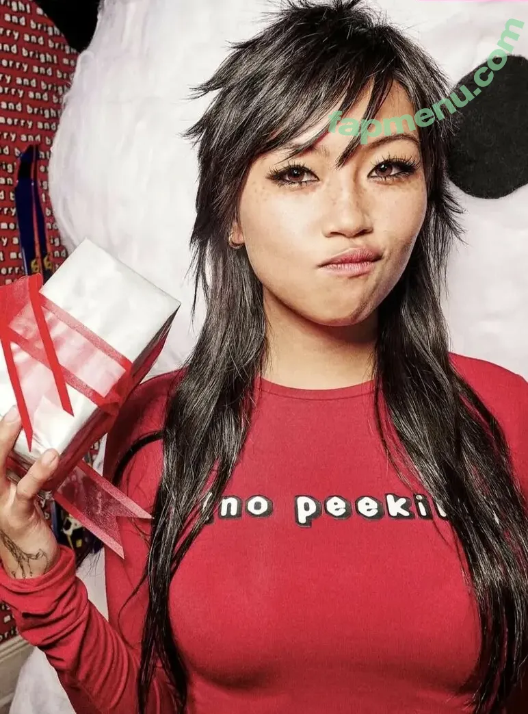 Radvxz nude photo #0625 (Beabadoobee)