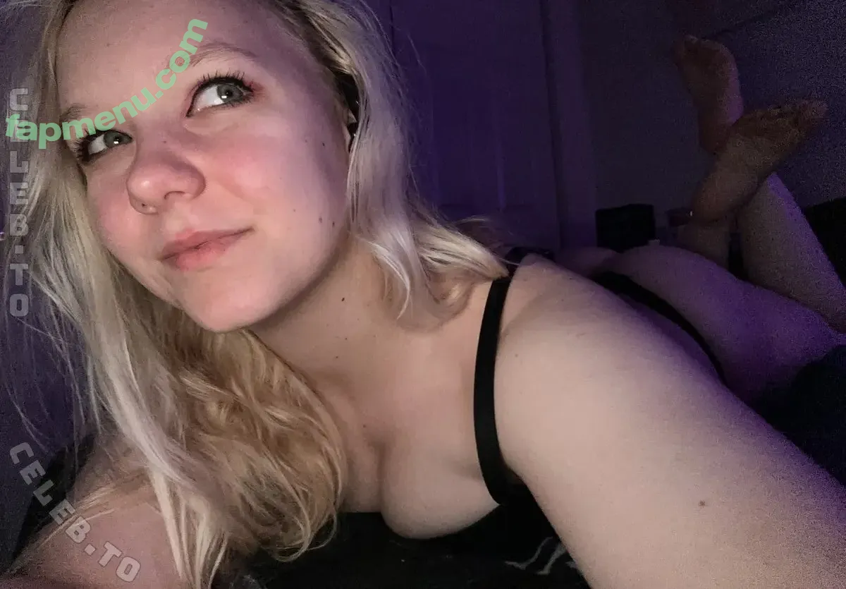 Rae Rekless nude photo #0012 (RaeRekless / shortandfeistyy)